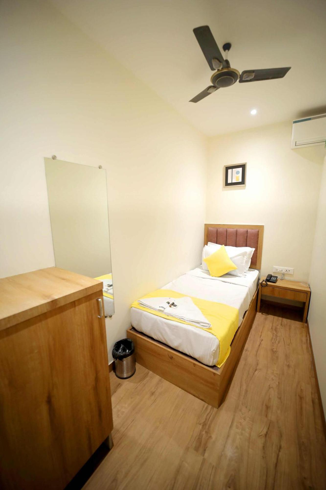 Hostel Cabinstay-airport Bombaj